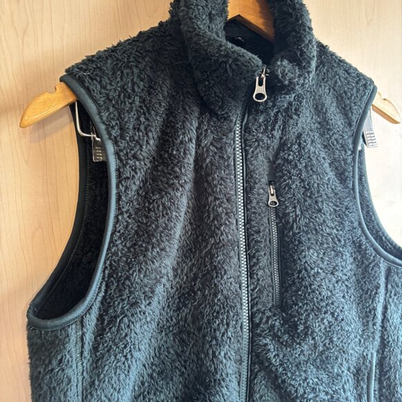 Uniqlo Womens XS X-Small Medium Weight Green Vest Full Zip Sherpa Winter GUC - Picture 3 of 8